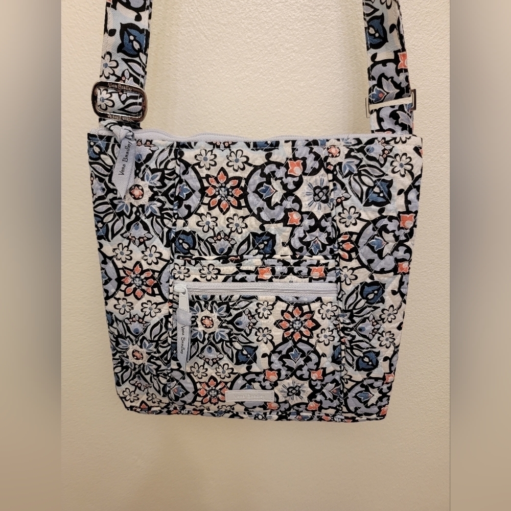 NWT Vera Bradley Hipster Cross Body Bag "Lisbon Medallion" - Picture 4 of 5